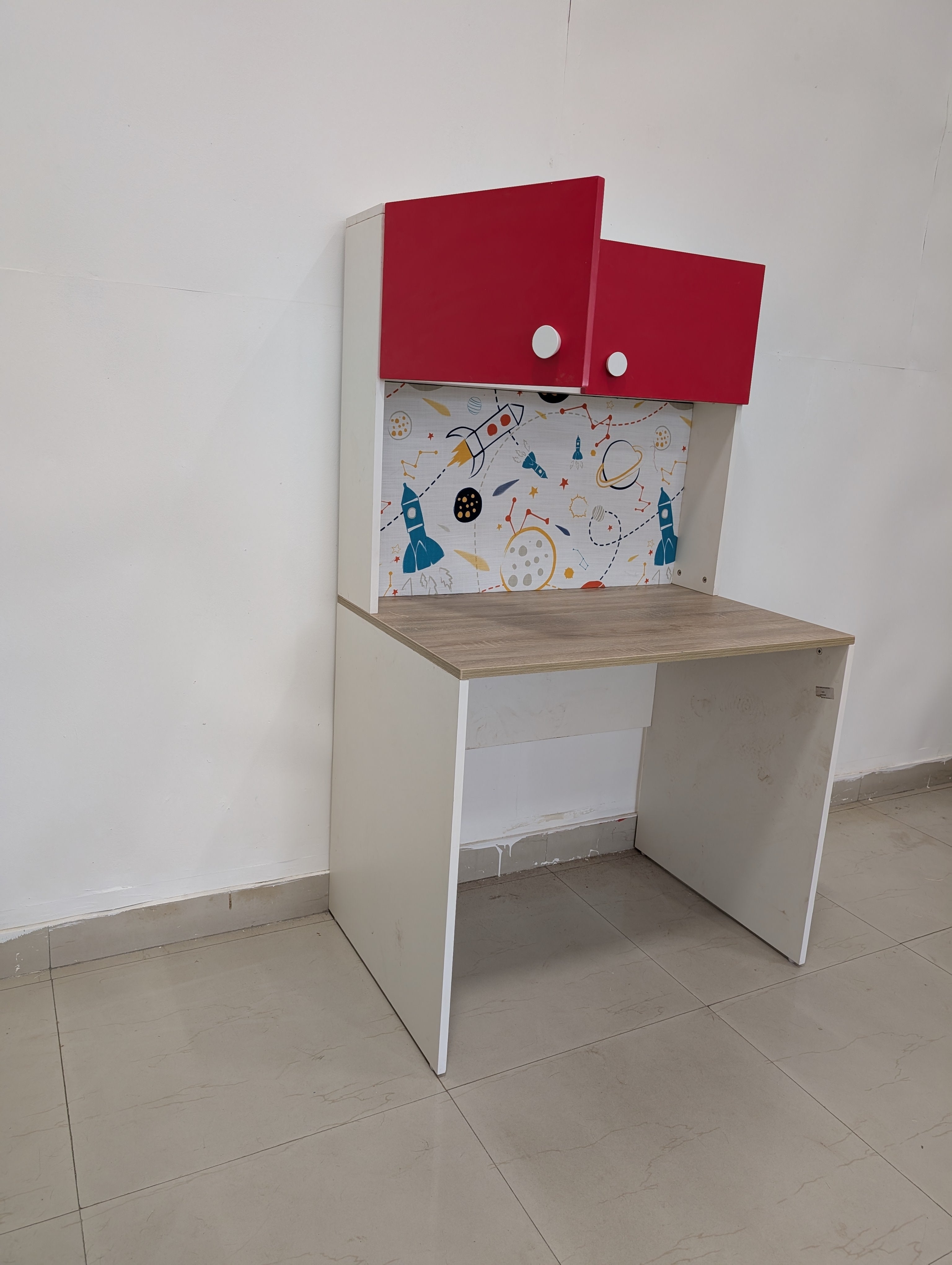 Smooth Sail Study Table (Pre-Loved Furniture Almost New)