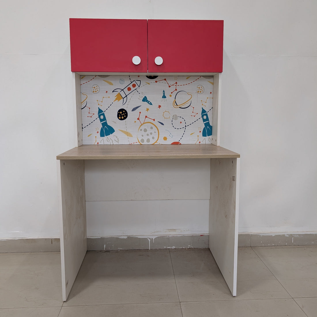Smooth Sail Study Table (Pre-Loved Furniture Almost New)
